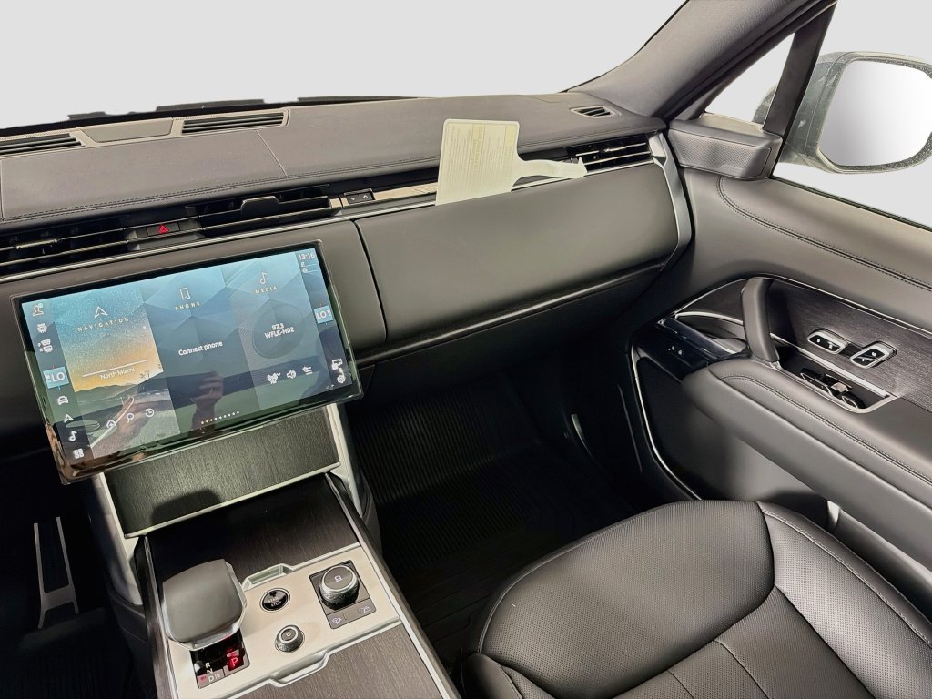 New 2027 Carpathian Grey Land Rover SE image 25