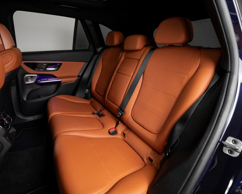 Certified Used 2023  Mercedes-Benz GLC 300 image 10