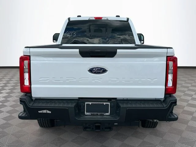 New 2026 Oxford White Ford XL image 5