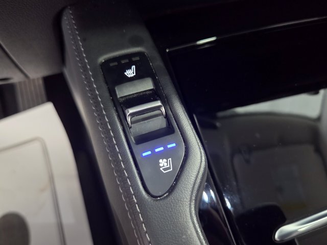 Used 2022 Black Kia EX image 25