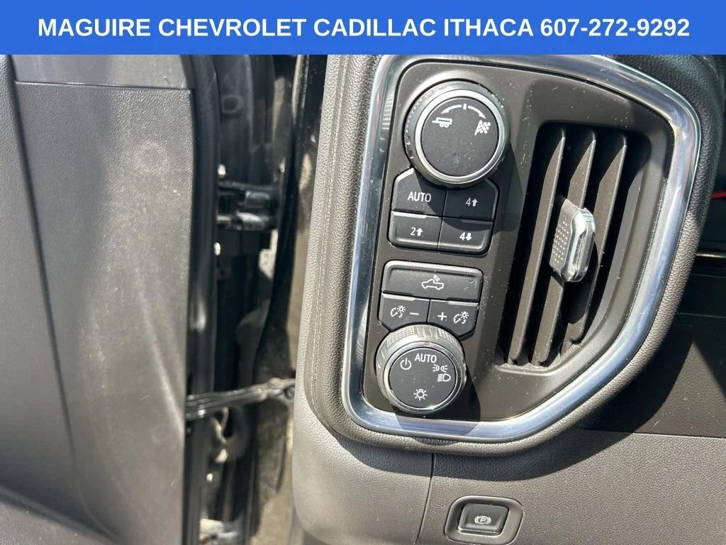 Used 2019 BLACK Chevrolet LT image 14