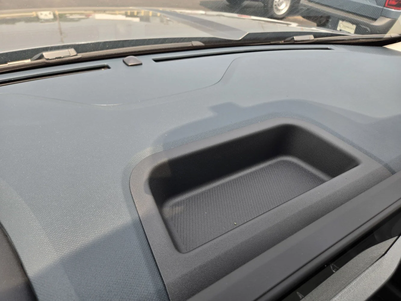 New 2026 Carbonized Gray Metallic Ford XLT image 6