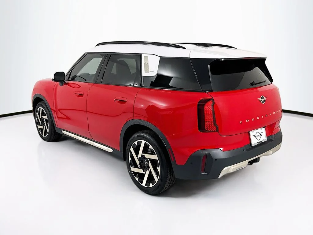 New 2027 Chili Red II MINI Iconic image 7