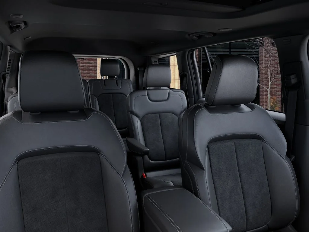 New 2027 Sting-Gray Clear-Coat Paint Jeep Laredo Altitude image 26
