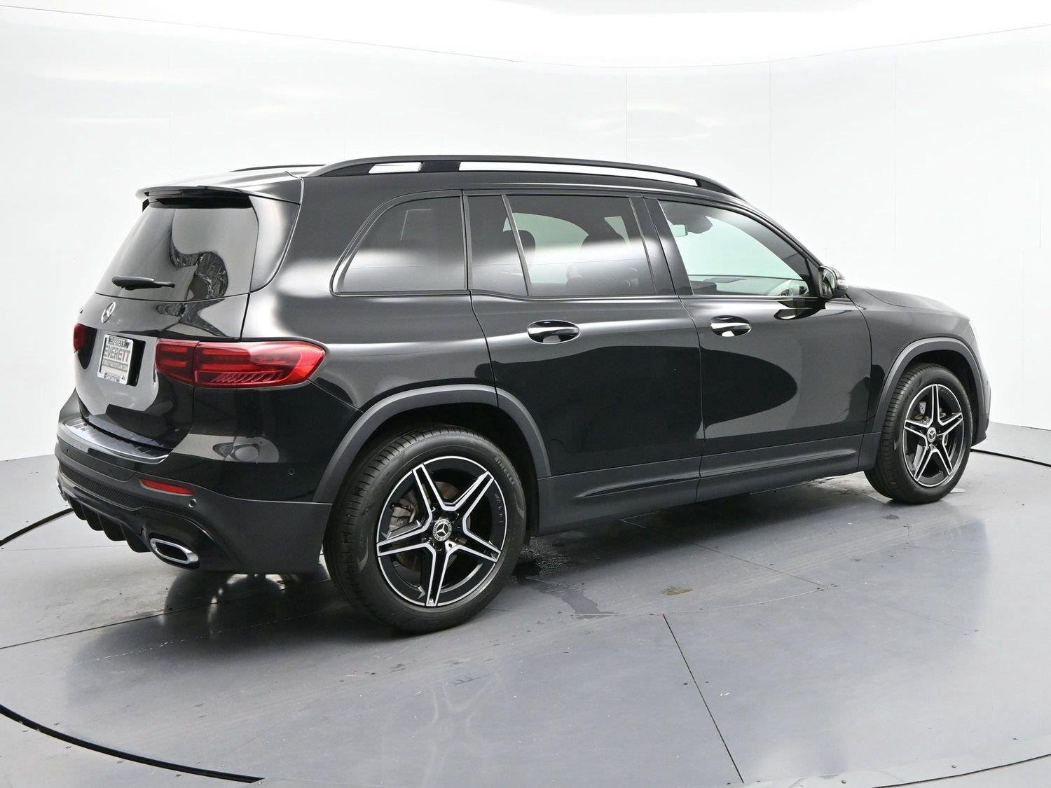 Used 2024 Black Mercedes-Benz GLB 250 image 7