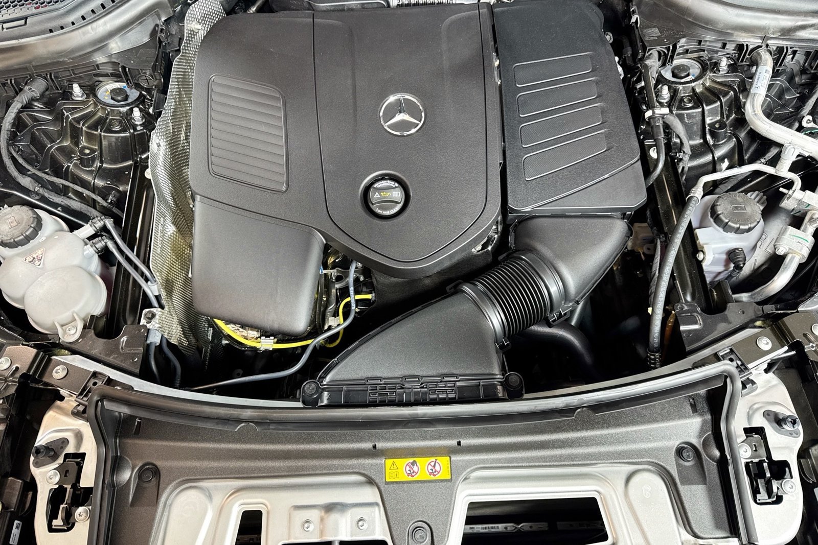 New 2026 Graphite Grey Metallic Mercedes-Benz GLC 300 image 28