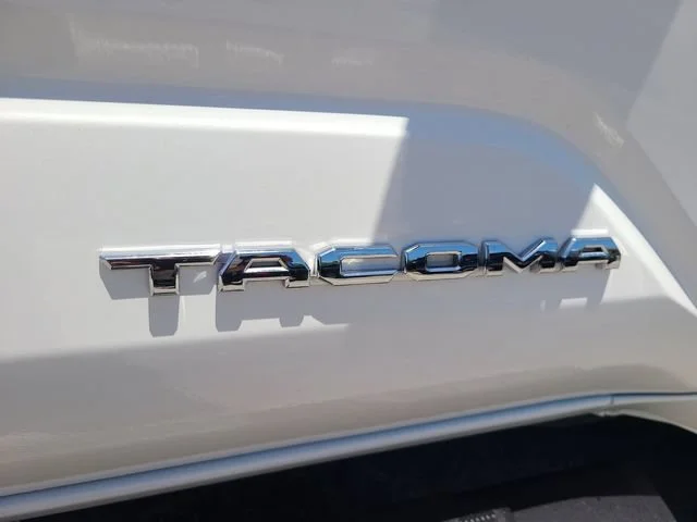Used 2024  Toyota SR5 image 34
