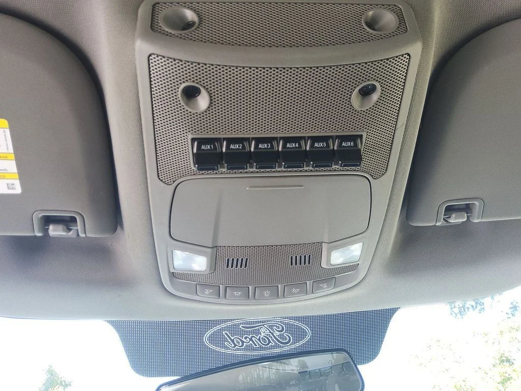 Used 2019 White Ford XL image 12