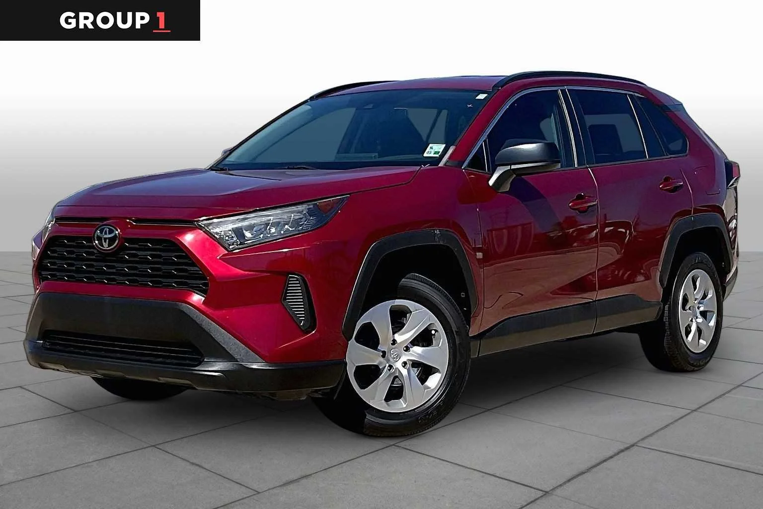 2019 Toyota RAV4 LE FWD's photo