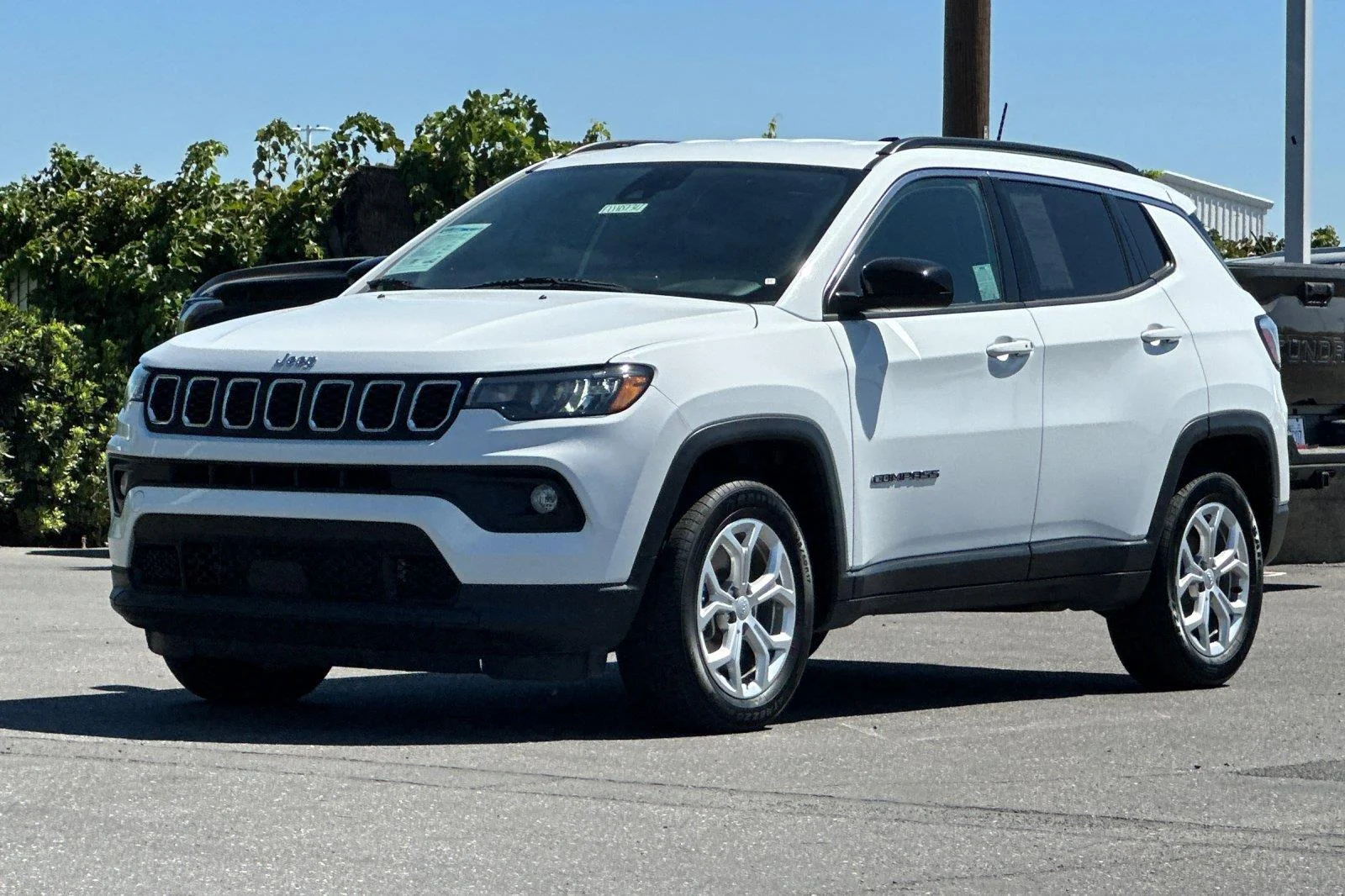 Used 2024 Bright White Clearcoat Jeep Latitude image 8