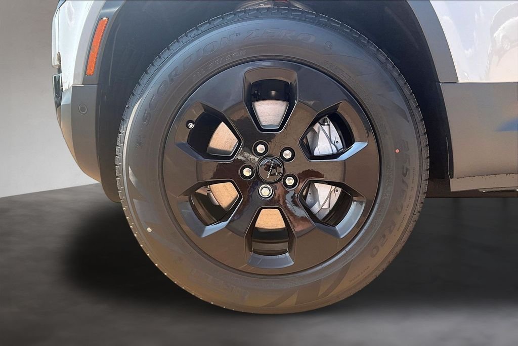 New 2026 Borasco Grey Metallic Land Rover S image 12