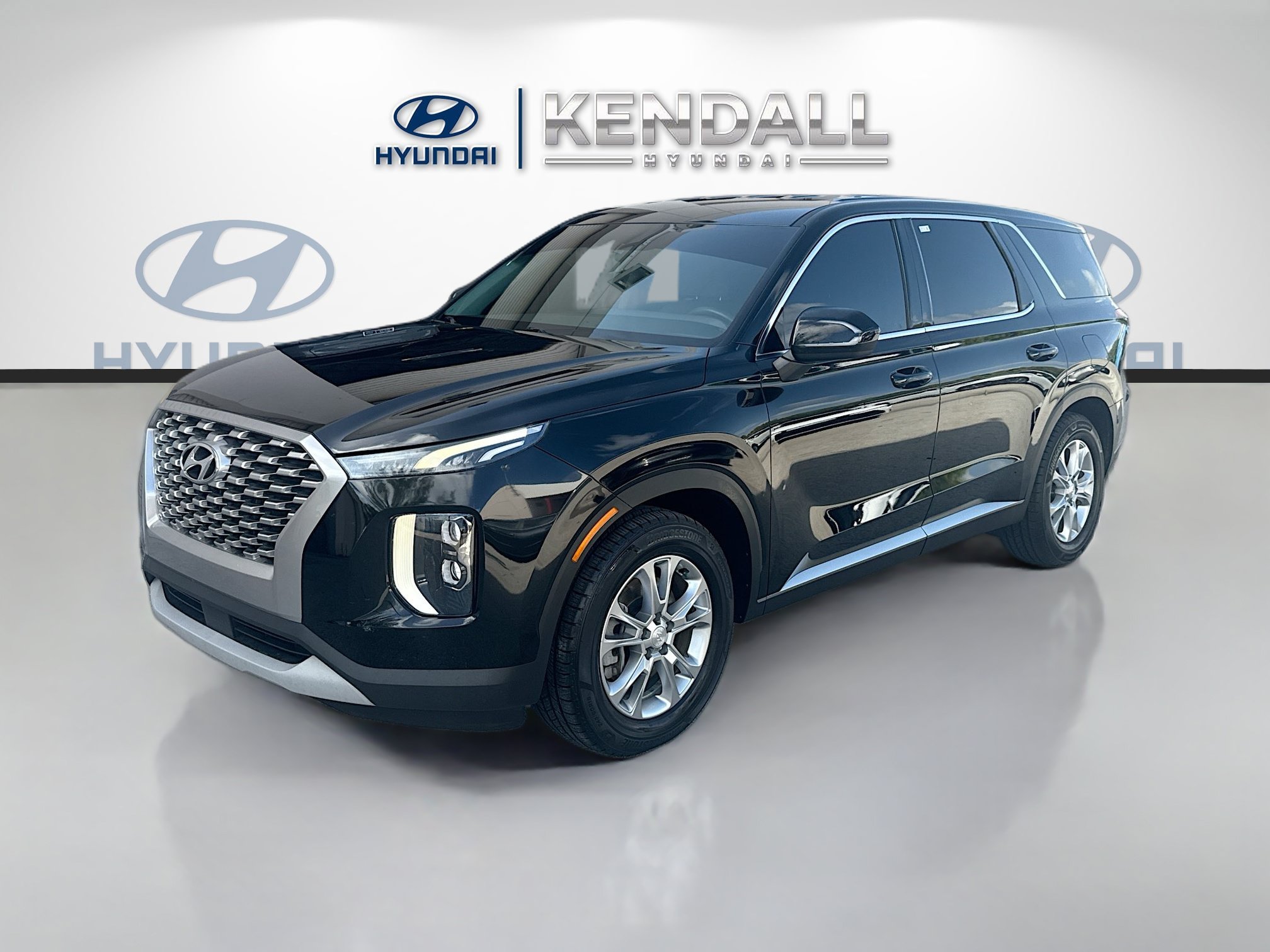 Used 2022 Abyss Black Pearl Hyundai SE image 3