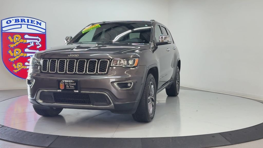 Used 2019 Crystal Metallic Jeep Limited image 9