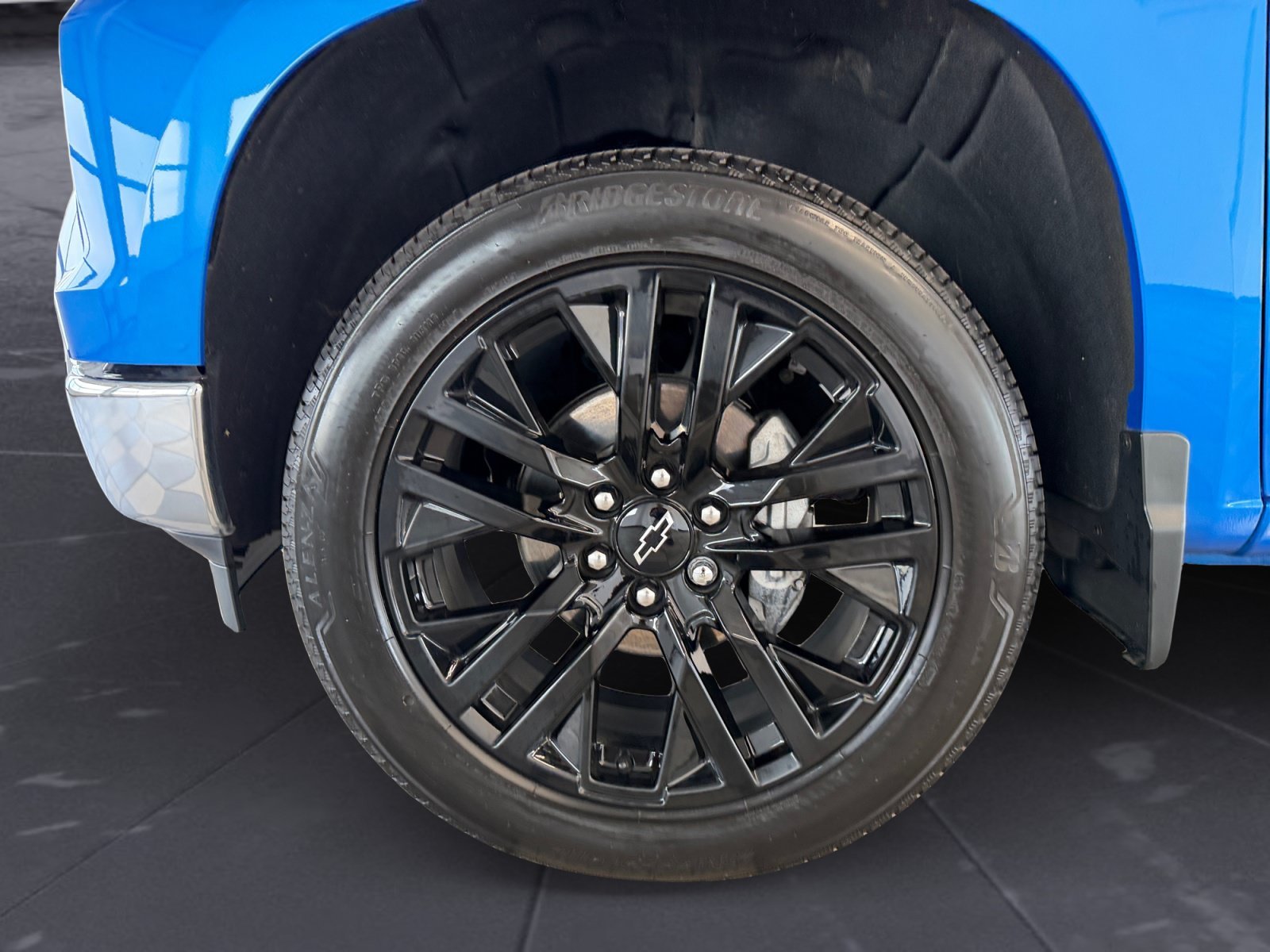 Used 2025 Riptide Blue Metallic Chevrolet LT image 39