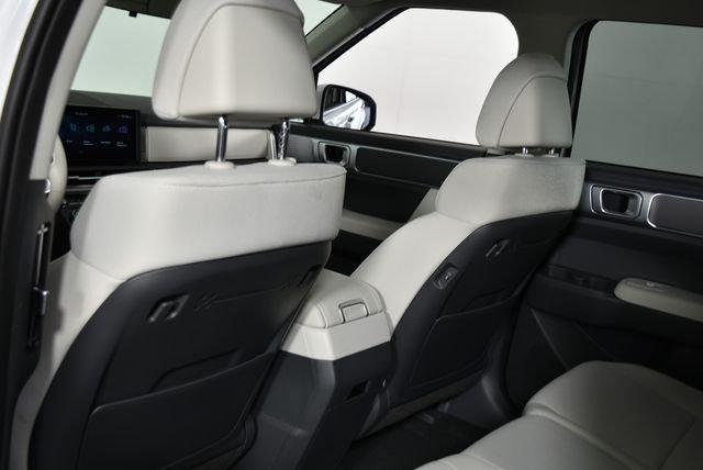 New 2027 White Hyundai SE AWD image 78