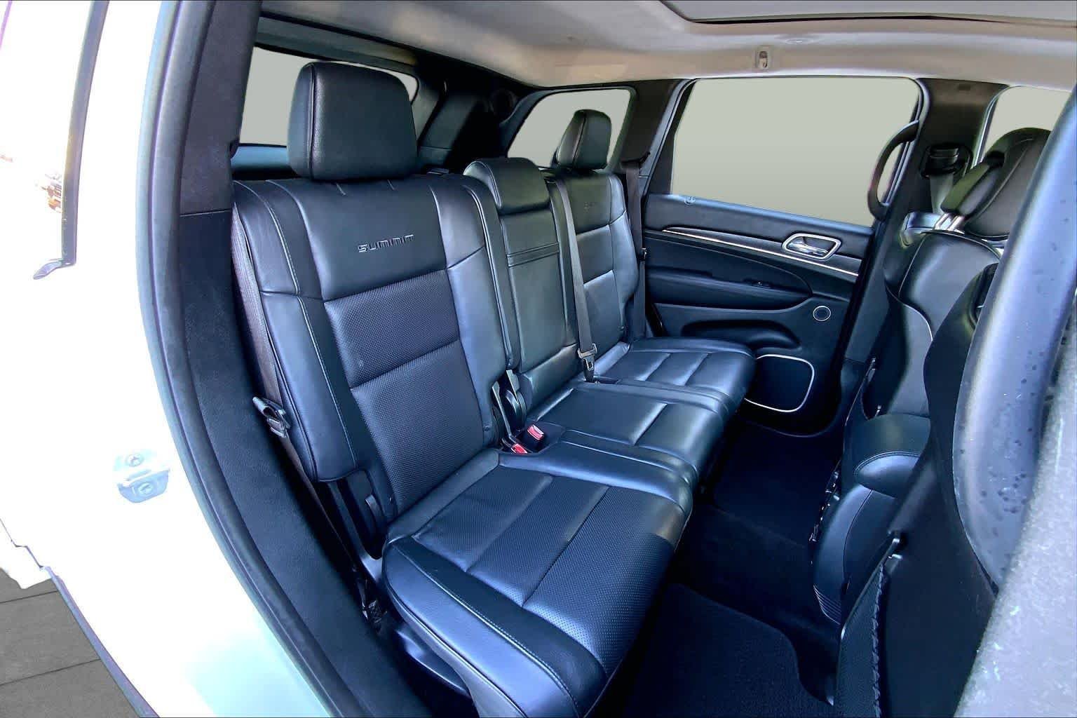 Used 2018 Bright White Clearcoat Jeep Summit image 20