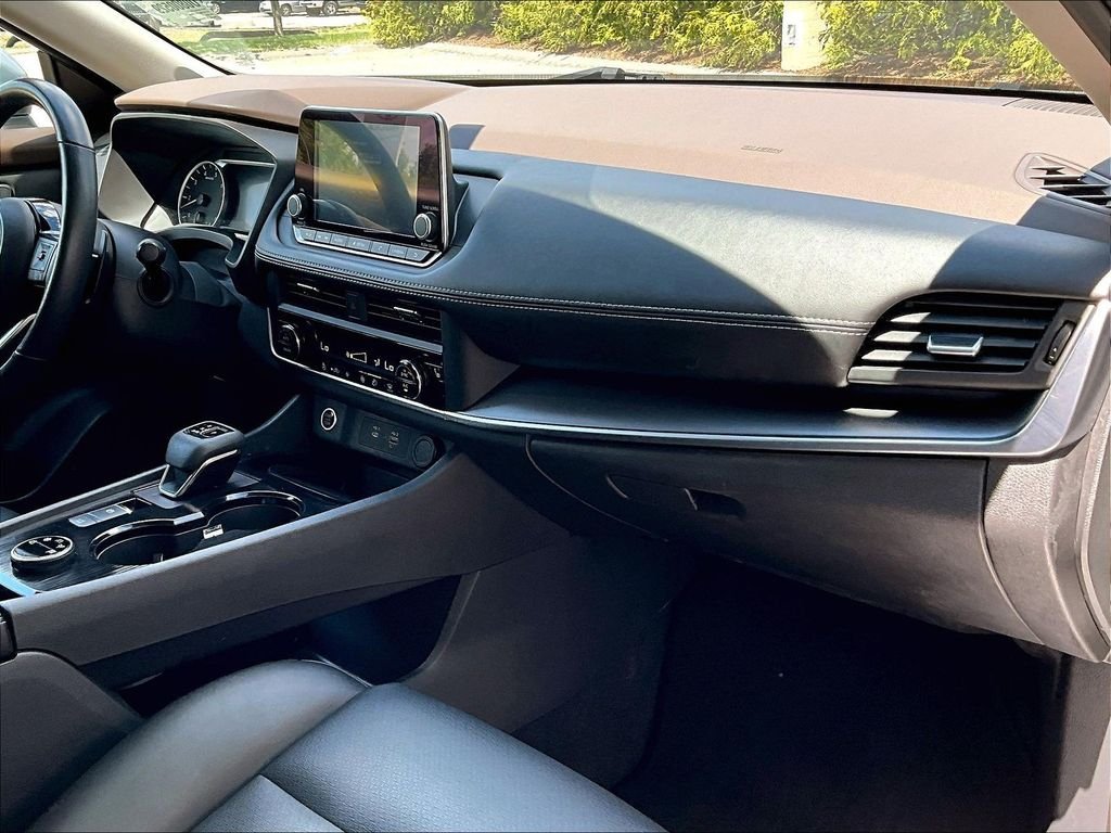 Used 2023 Silver Nissan SV image 14