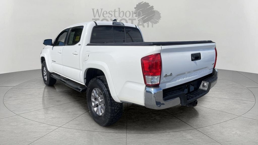 Used 2017 White Toyota SR5 image 5