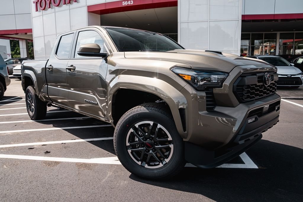 Used 2018 Magnetic Gray Metallic Toyota SR5 image 1