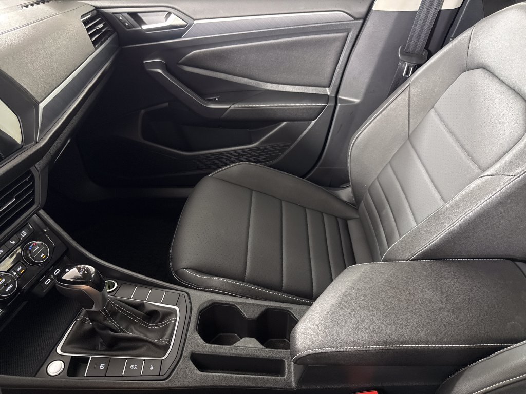 2024 Volkswagen Jetta SE - Photo 21