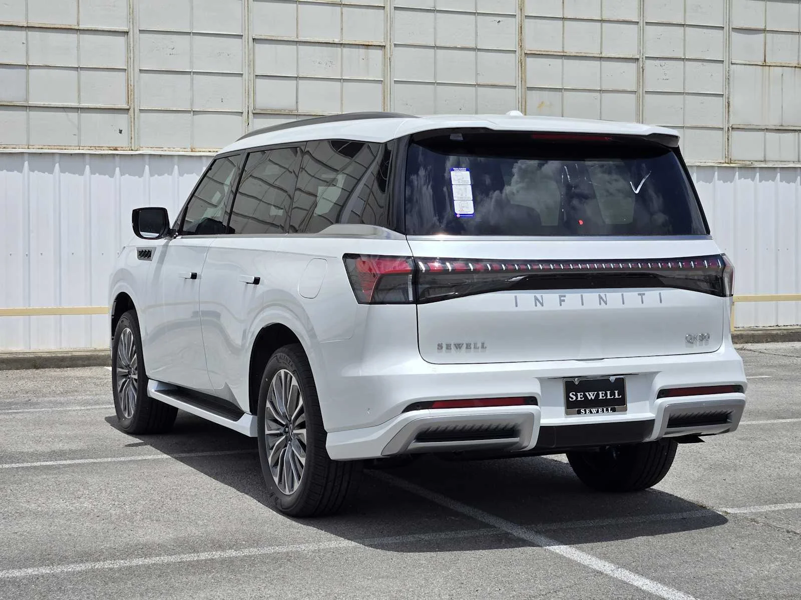 New 2026 RADIANT WHITE INFINITI Luxe 2WD image 3