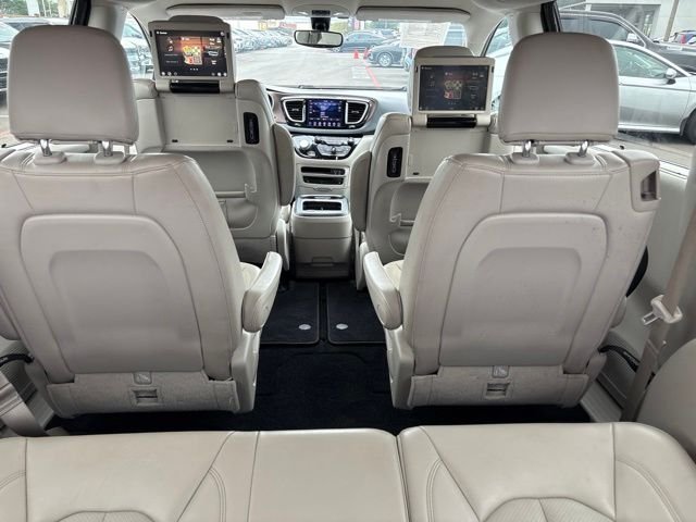 Used 2019 Crystal Metallic Chrysler Touring L Plus image 37