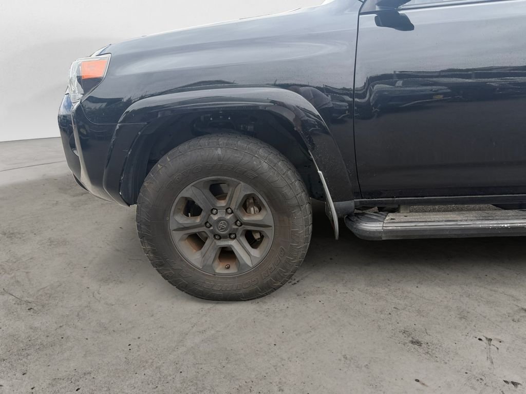 Used 2019 Midnight Black Metallic Toyota SR5 image 14