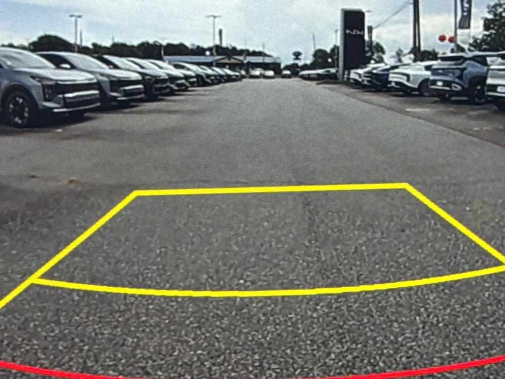 New 2027 Snow White Pearl Kia LX image 27