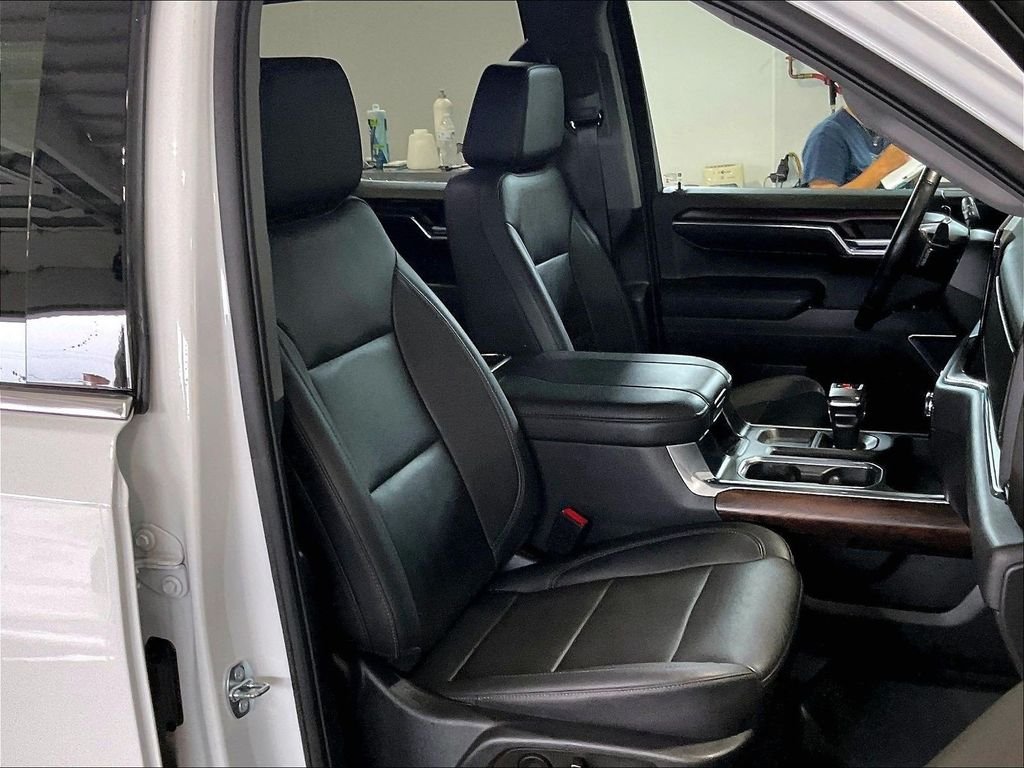 Used 2023 White GMC SLT image 11