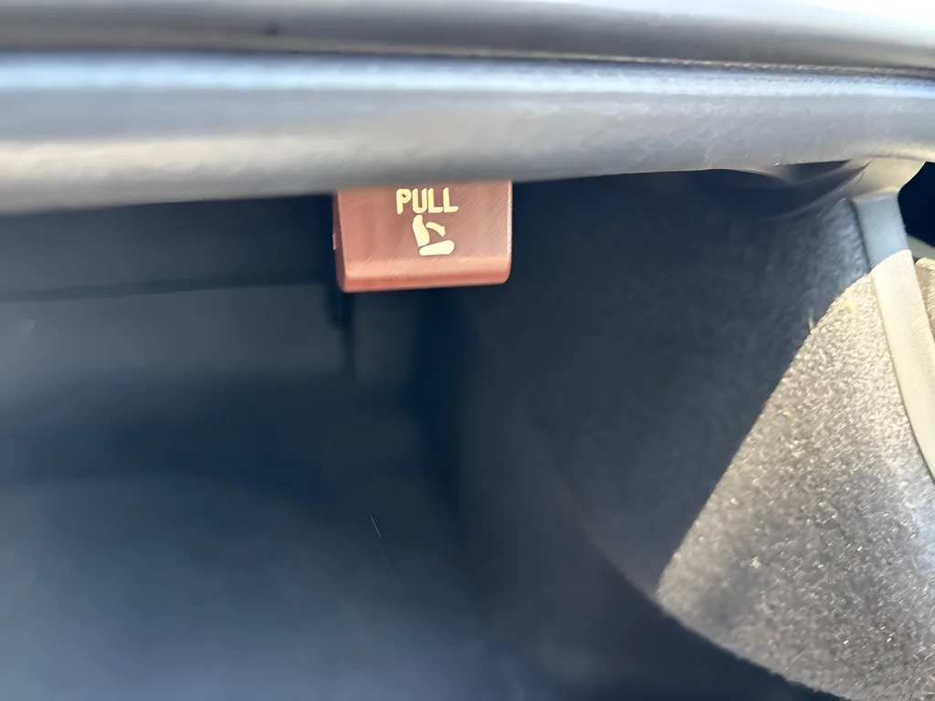Used 2025 Silver Hyundai SEL image 38
