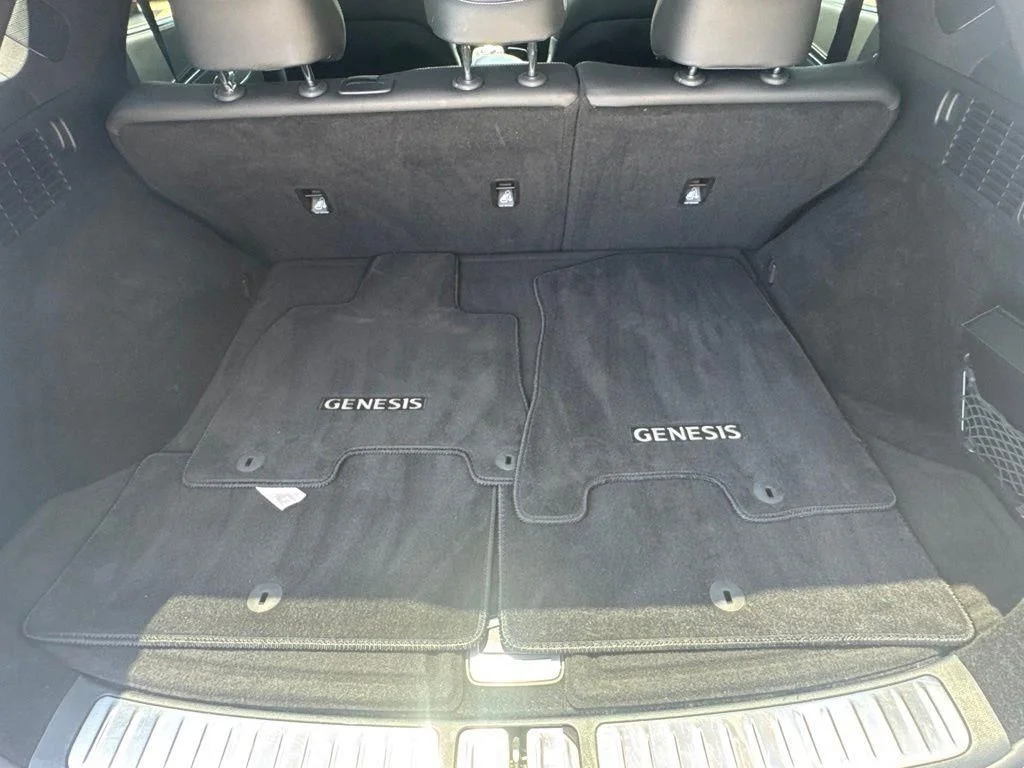 Used 2023 White Genesis 2.5T image 24