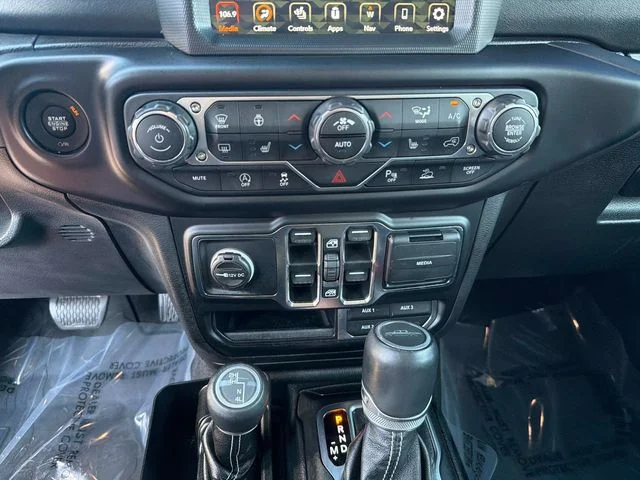 Used 2020 Black Jeep Overland image 24