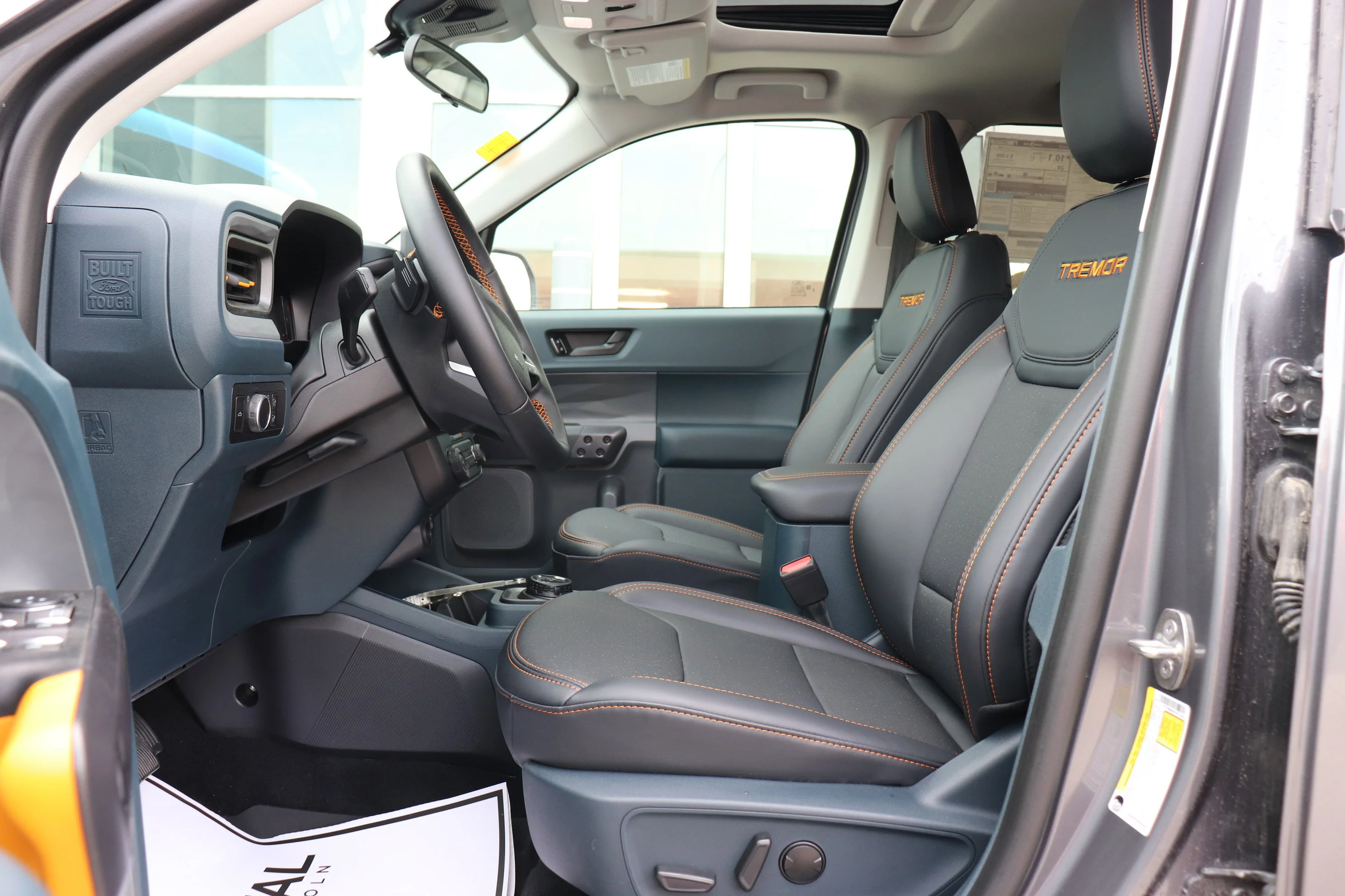 New 2026 CARBONIZED GREY METALLIC Ford Tremor image 8