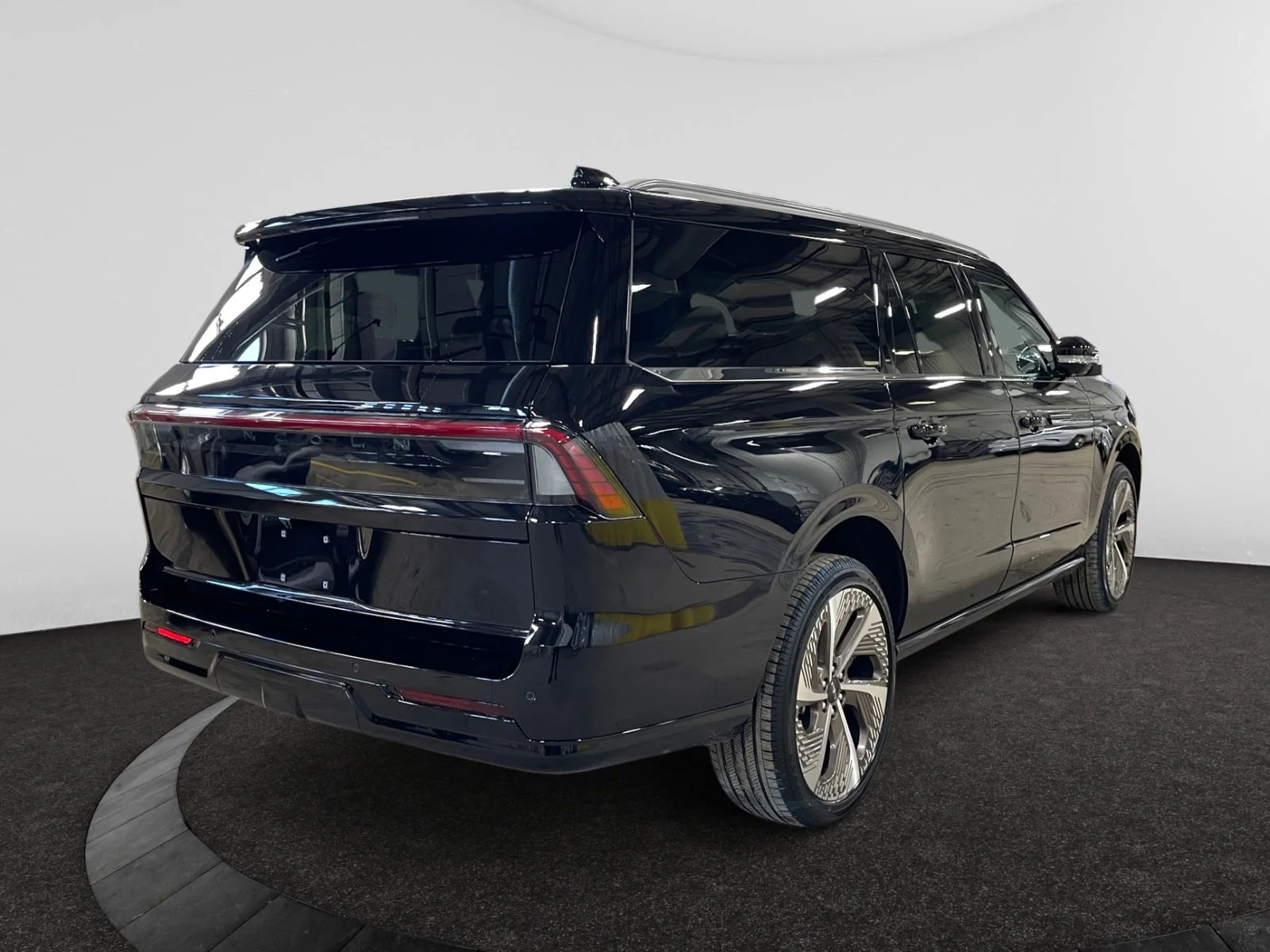 New 2026 Infinite Black Metallic Clearcoat Lincoln Black Label image 5