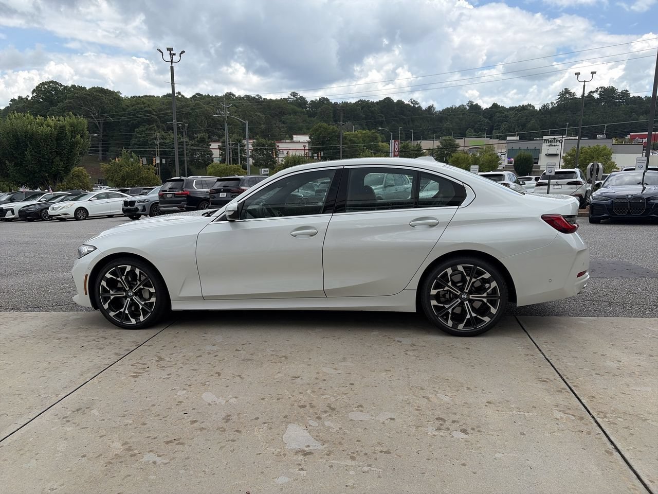 Used 2025 Mineral White Metallic BMW 330i image 5