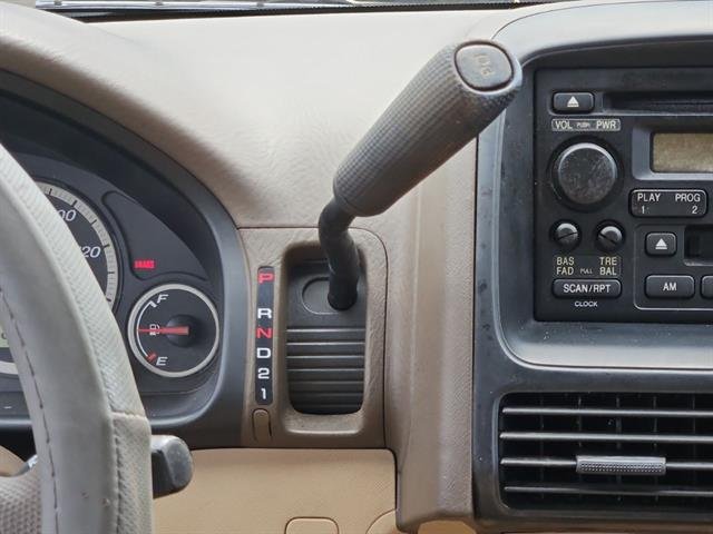 Used 2006 Gold Honda LX image 22