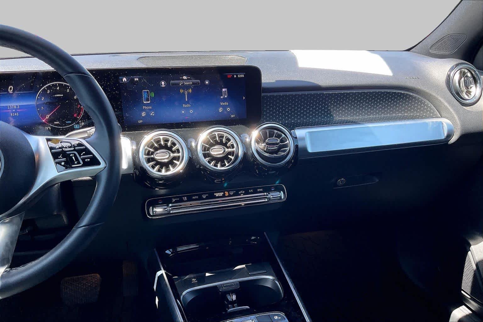 Used 2024 Polar White Mercedes-Benz GLB 250 image 7