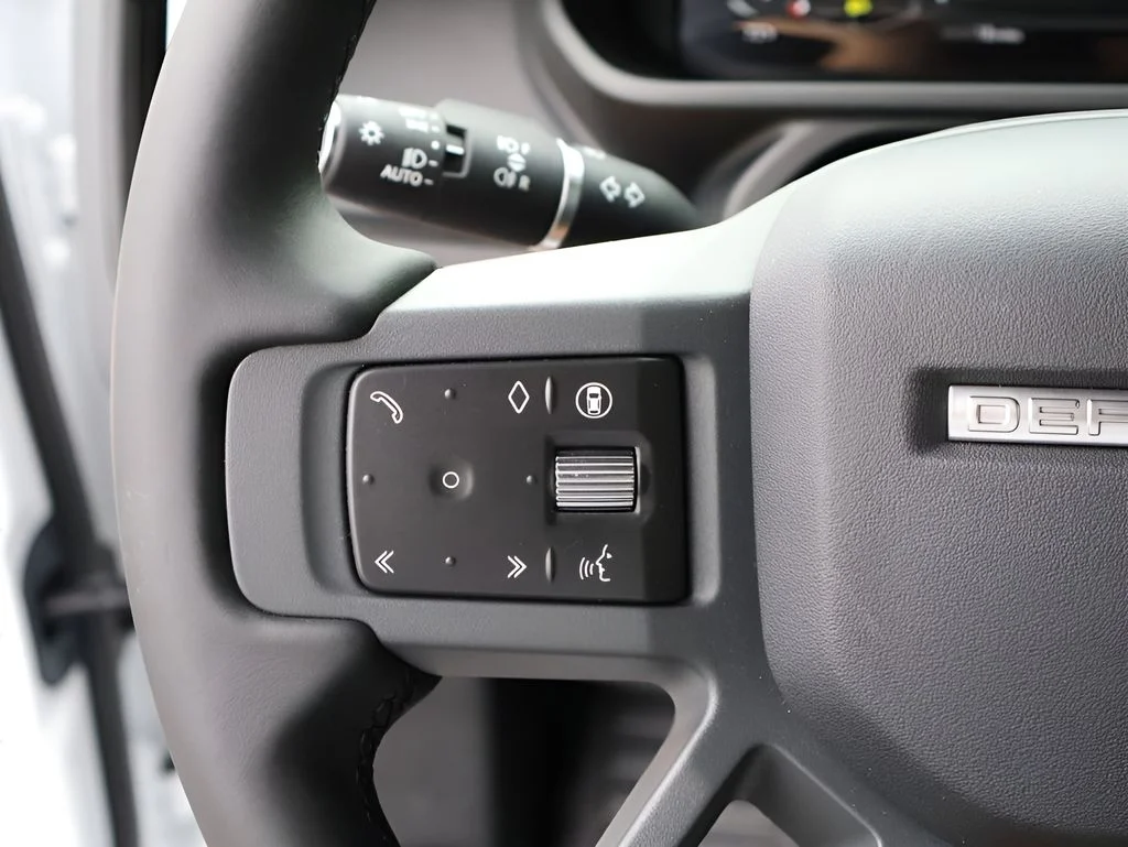 New 2026 Fuji White Land Rover S image 30