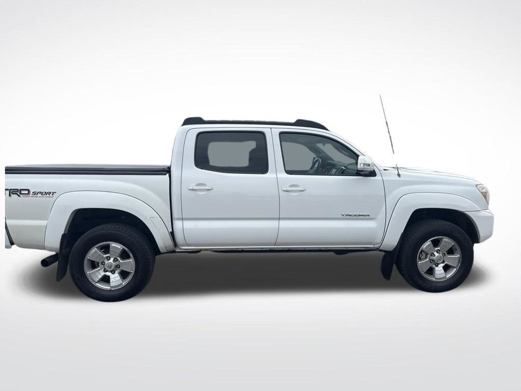Used 2015 Super White Toyota Base image 7