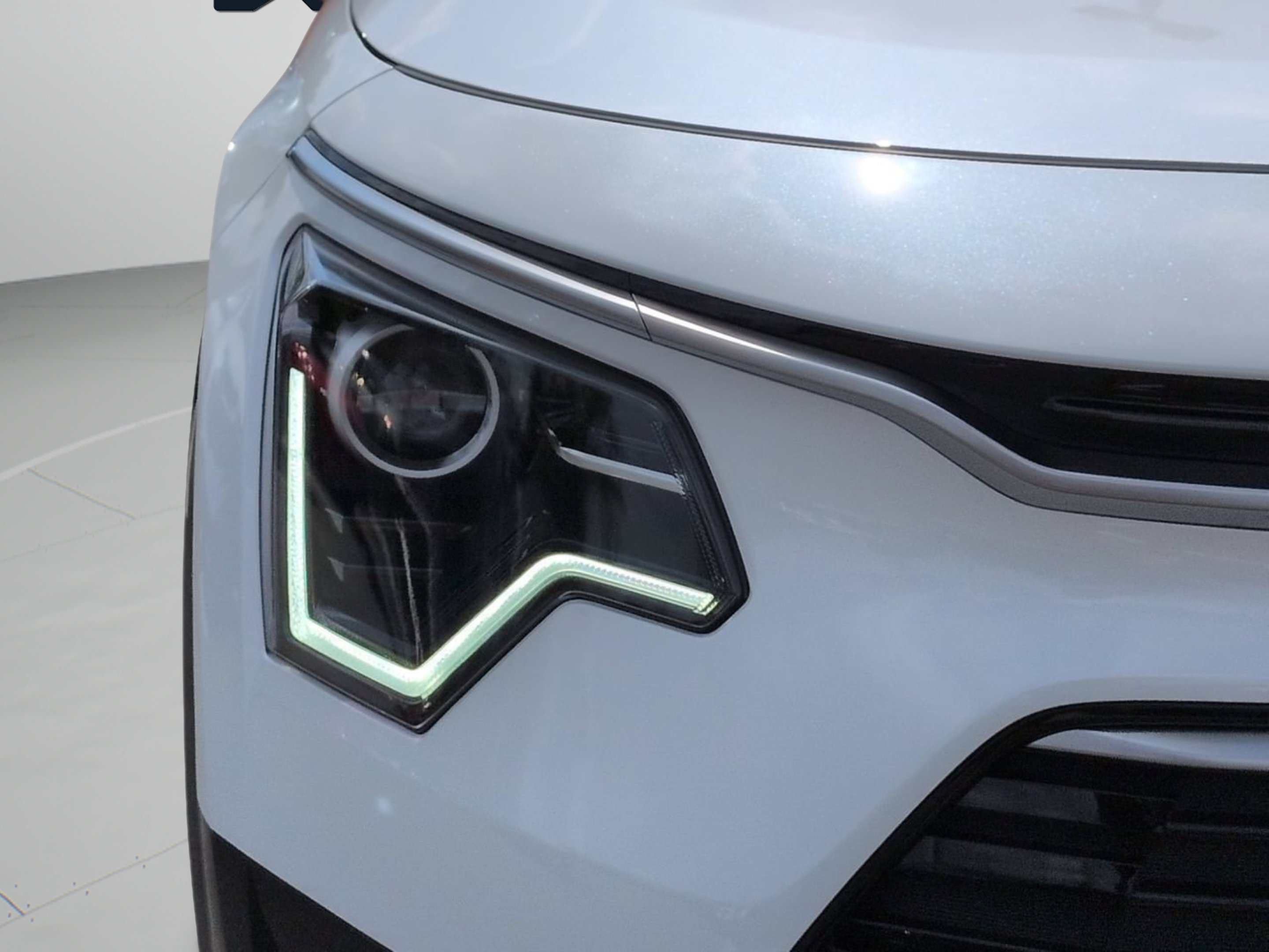 New 2026 Snow White Pearl Kia SX image 30