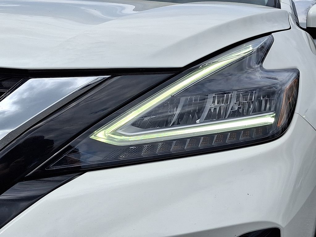 Used 2020 White Nissan Platinum image 10
