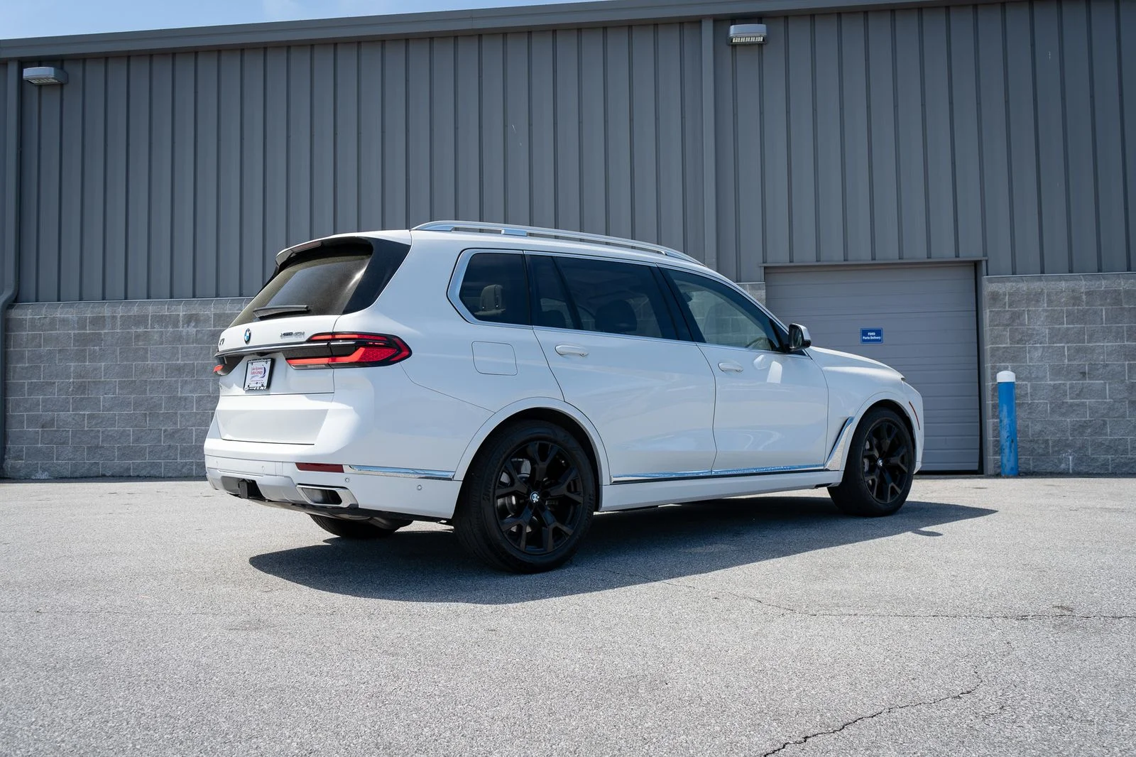 Used 2023 White BMW xDrive40i image 17