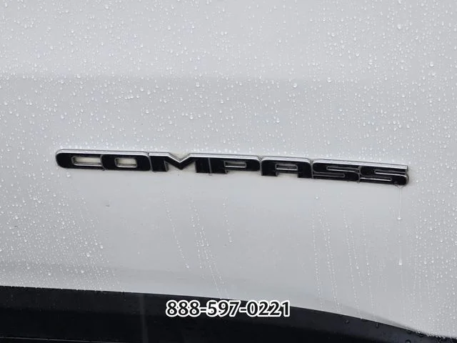 Used 2020 White Jeep Latitude image 10