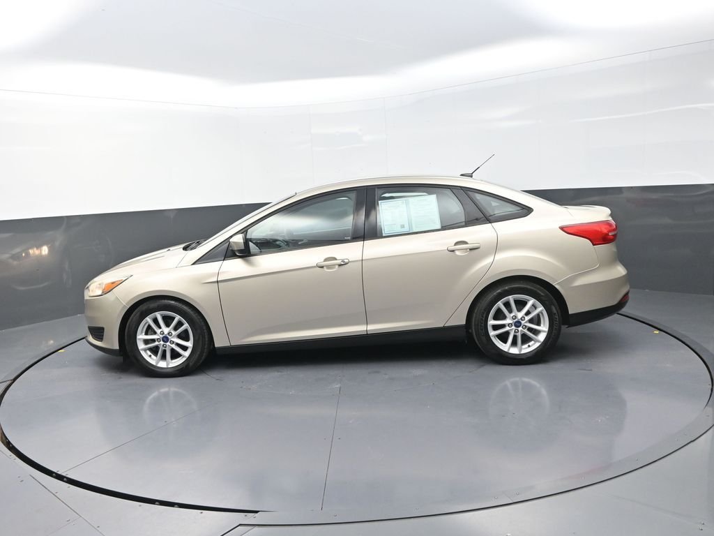 Used 2018 Gold Ford SE image 6