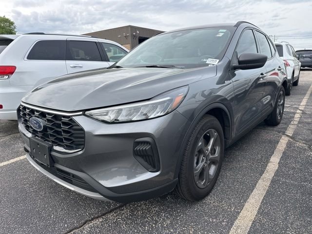 Used 2025 Gray Metallic Ford ST-Line image 3