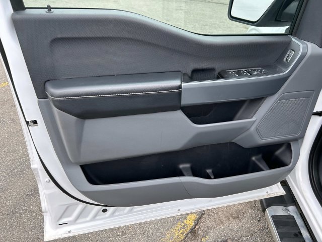Used 2023 Oxford White Ford XLT image 19