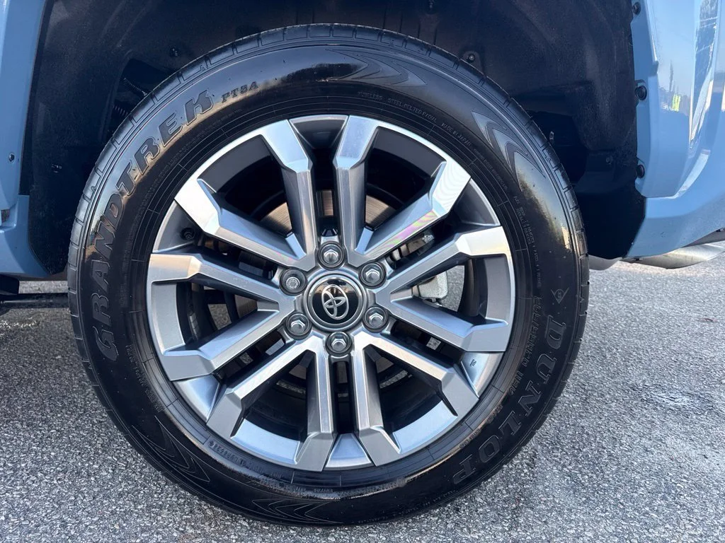 Used 2025  Toyota SR5 image 31