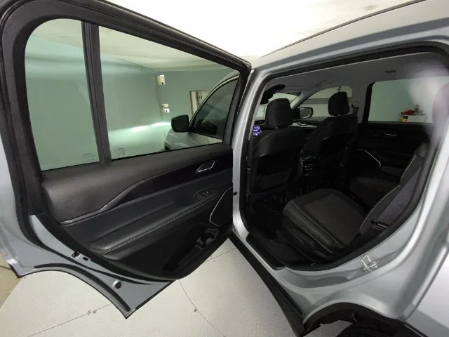 Used 2021 Silver Jeep Laredo image 21