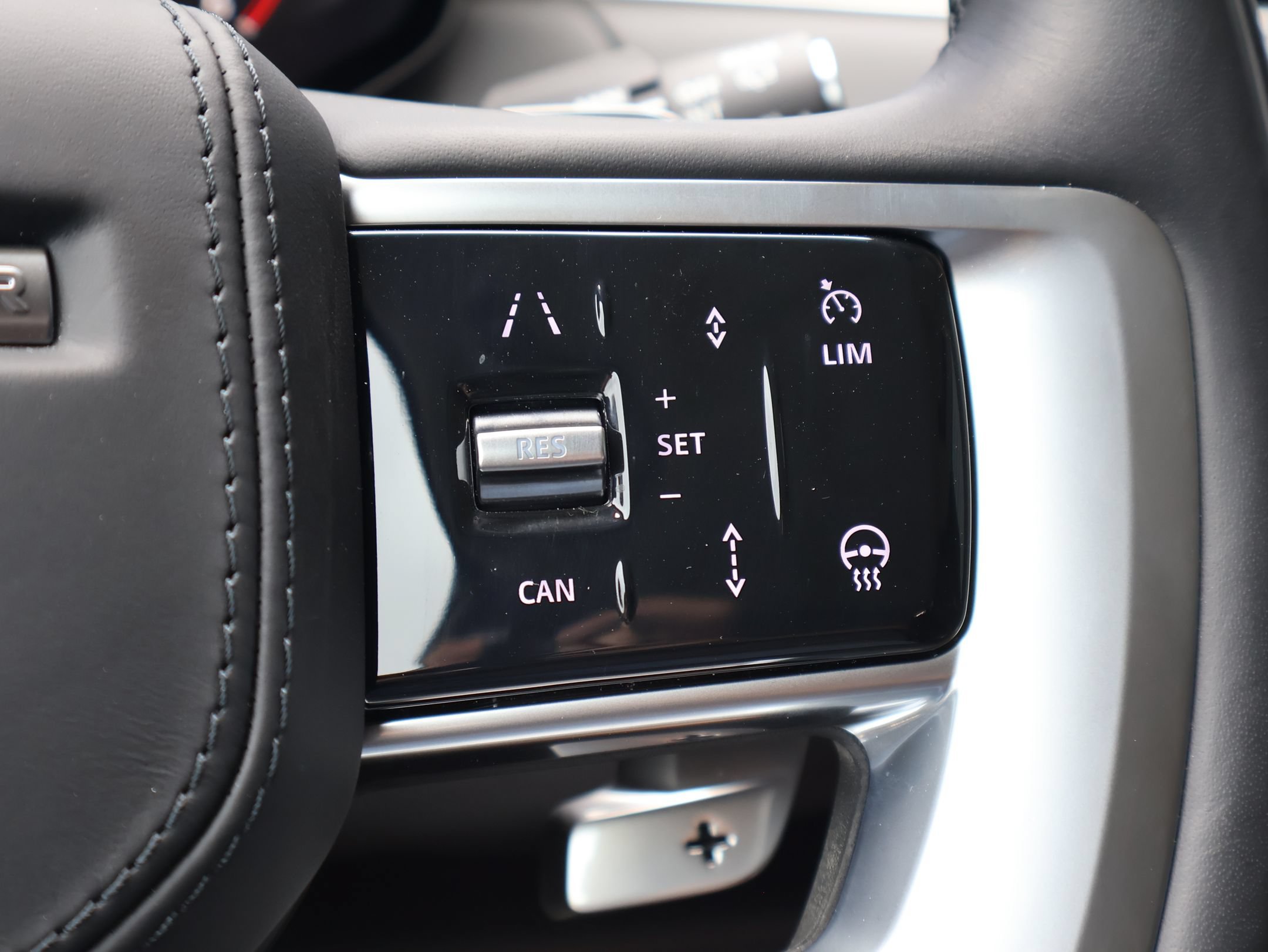 Used 2025 Eiger Gray Metallic Land Rover Autobiography image 19