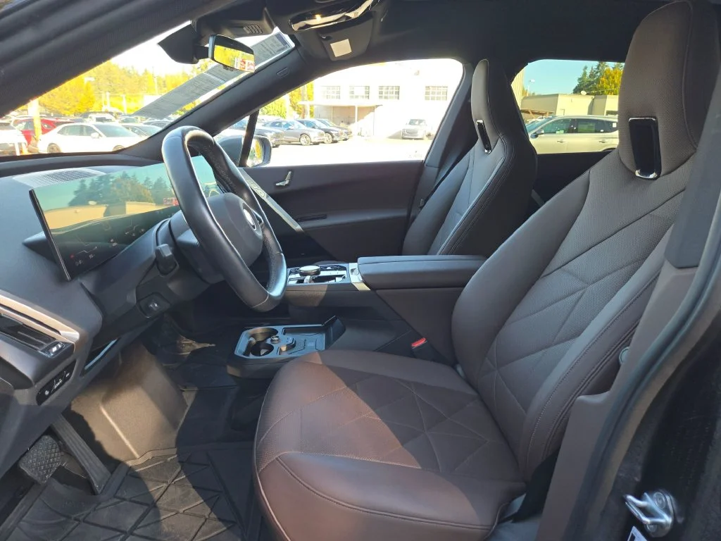 Used 2023 Oxide Gray Metallic BMW xDrive50 image 20